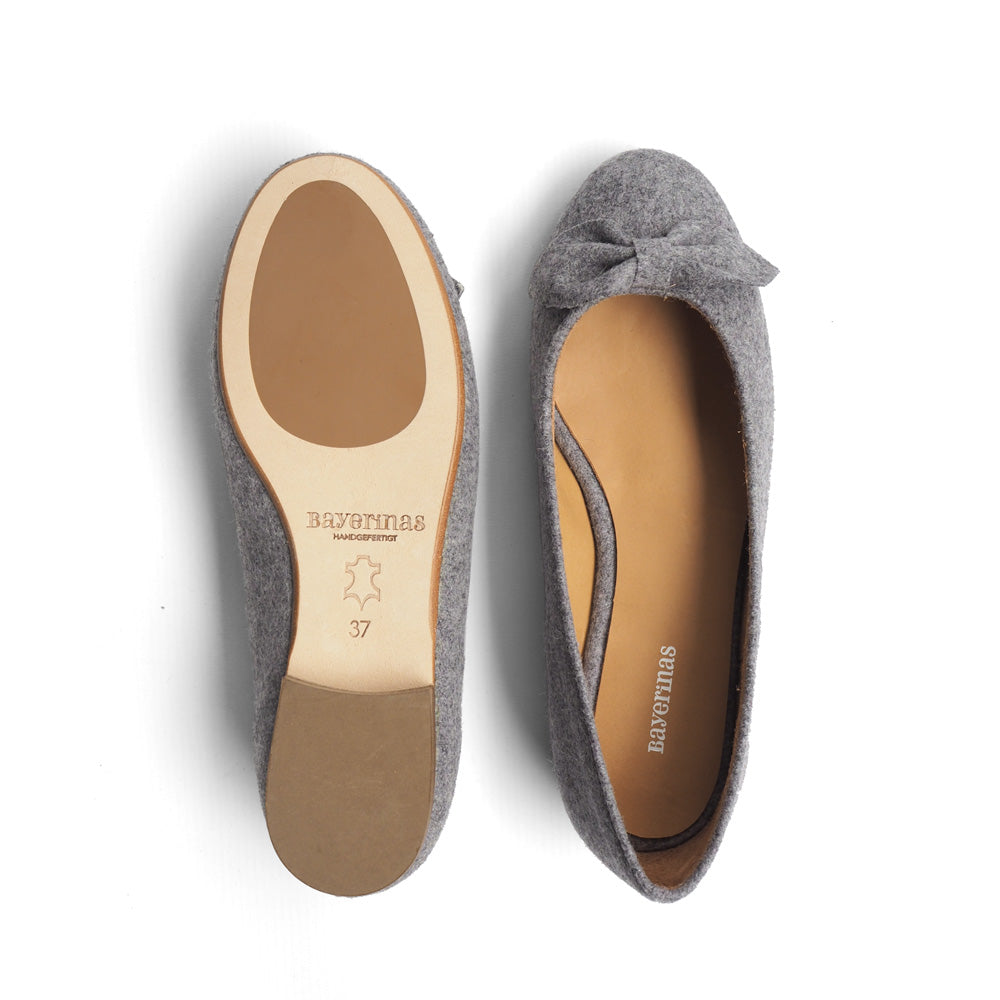 Klassische Ballerinas aus Loden in grau von Bayerinas