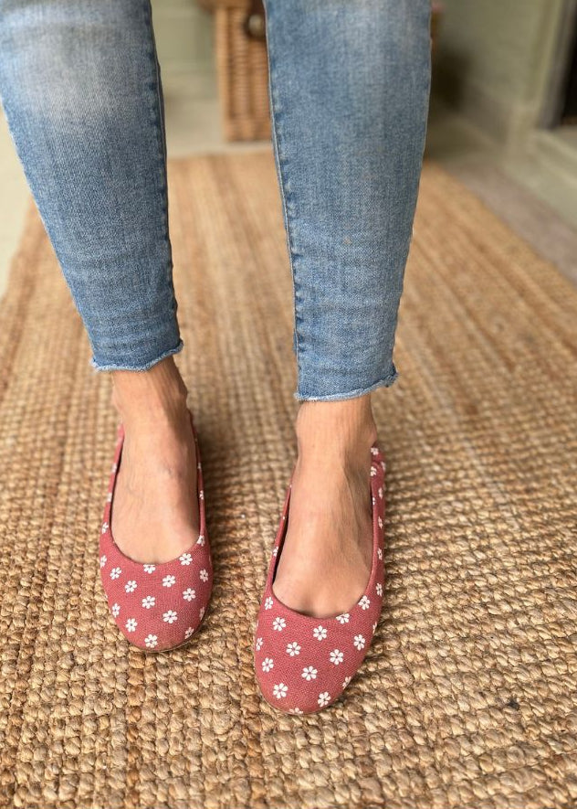 rosa ballerinas schuhe mit muster von bayerinas