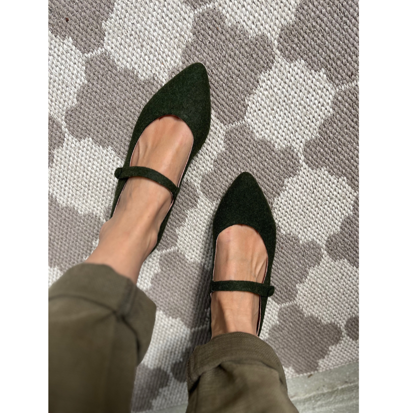 Mary-Jane Ballerinas in tannengrünem Loden