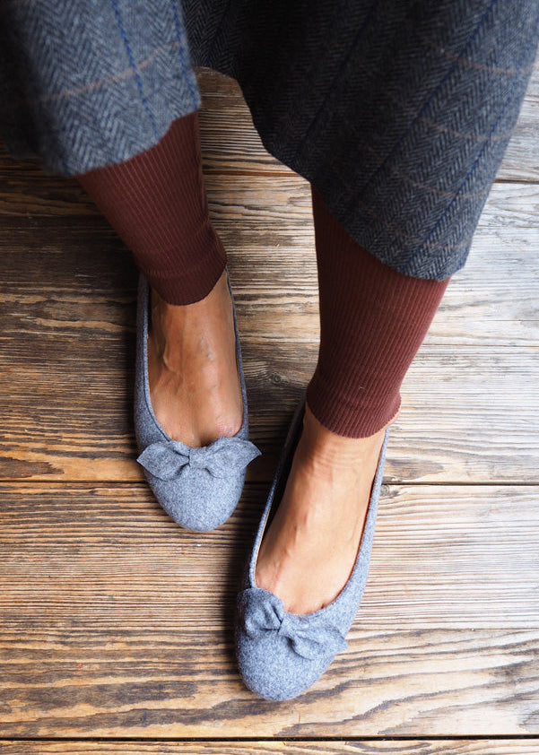 Klassiche Ballerinas aus Loden in grau von Bayerinas, lookbook