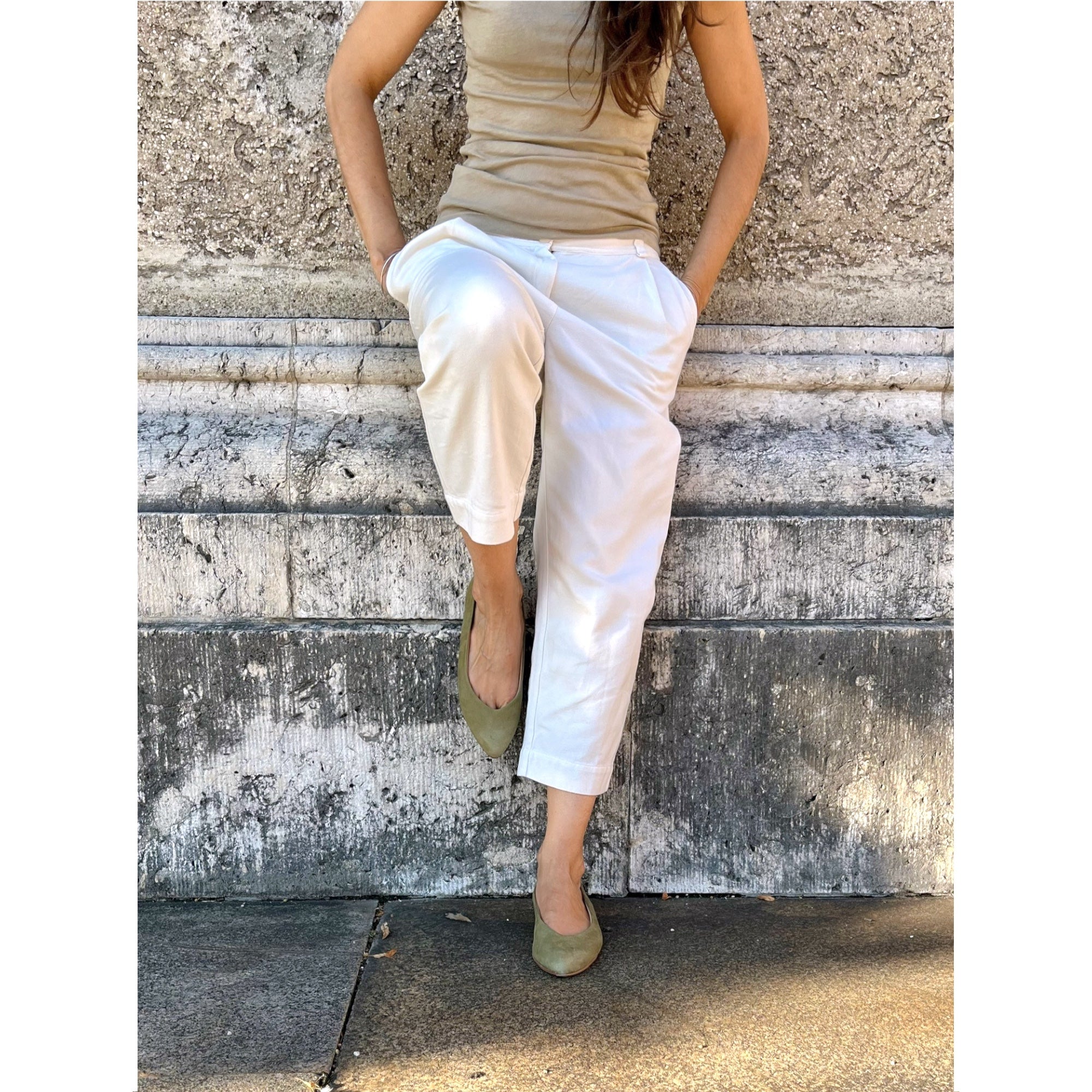 Outfit mit olivgrünen Spitzen Ballerinas