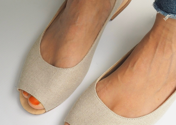 Peep-toe ballerinas aus leinen natur