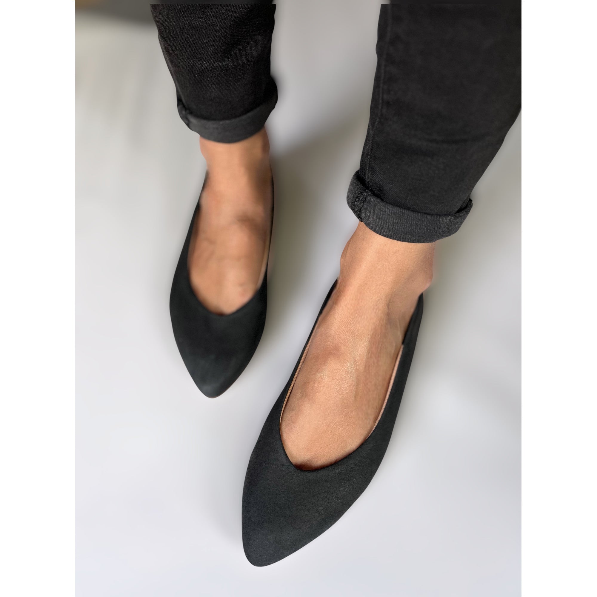 Schwarze Ballerinas aus Leder mit elegantem Schnitt
