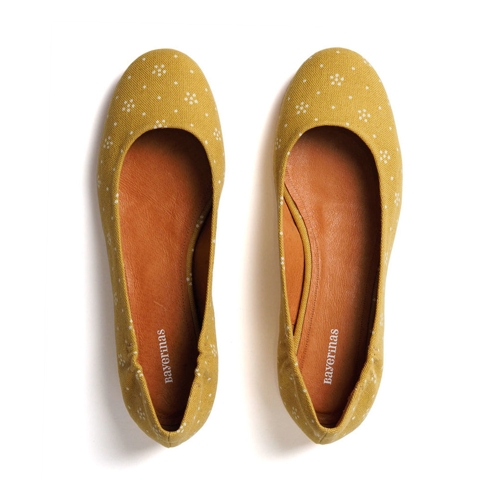 Klassische Ballerinas Schuhe von Bayerinas in gelb und mit Muster