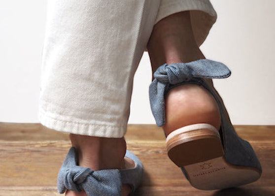 Peeptoe Ballerinas aus Leinen in jeansblau von Bayerinas 